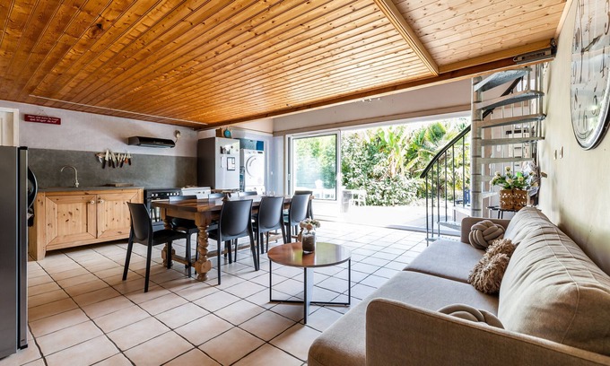 Gaillan-en-Medoc House | Holiday Home 'Maison Gaillan Médoc' with Garden & Wi-Fi