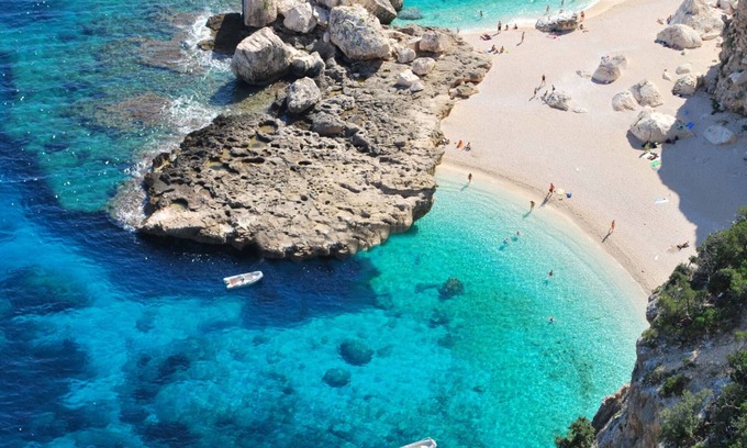 Bari Sardo Apartment | Holiday Home 'Marina Apartment' with Wi-Fi and Air Conditioning