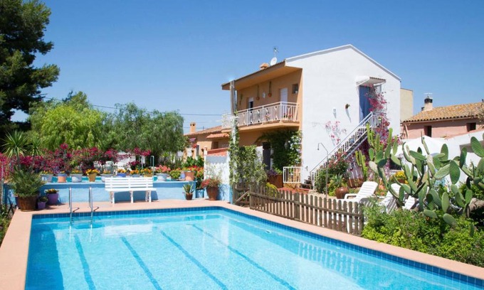 El Ligallo del Ganguil House | Holiday Home Masia del Mosso by Interhome