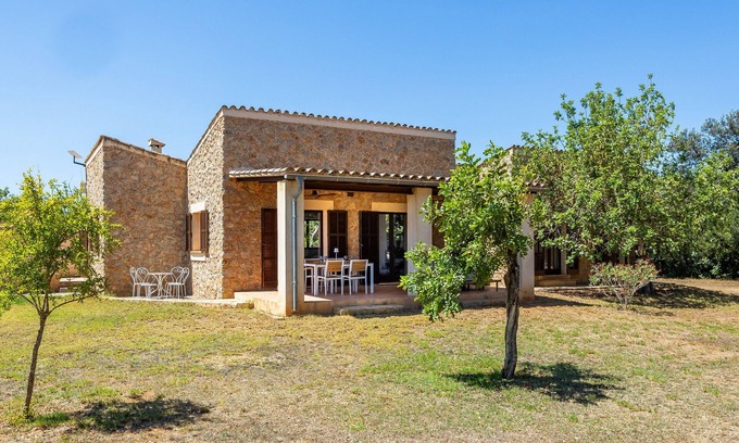 Arta House | Holiday Home 'Na Berganta' with Private Terrace, Private Garden and Wi-Fi