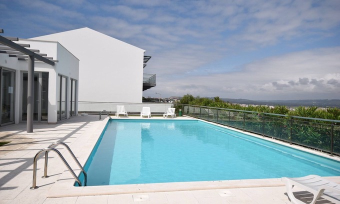 Salir do Porto House | Holiday Home near São Martinho Beach