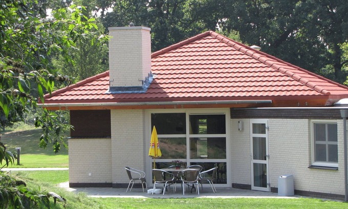 Oostrum House | Holiday Home near a recreational lake