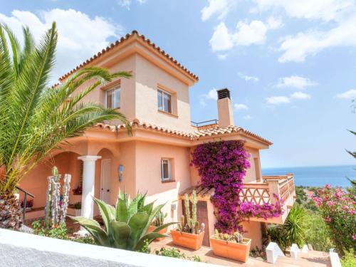 Llanca House | Holiday Home Niviroma by Interhome