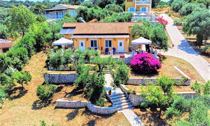 Old Town House | Holiday Home "Nora" with 2 Apartments and Shared Pool - Sea Breeze 1