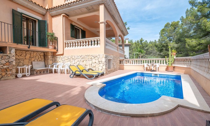 Cas Catala House | Holiday Home 'Nostra' with Mountain View, Private Pool and Wi-Fi