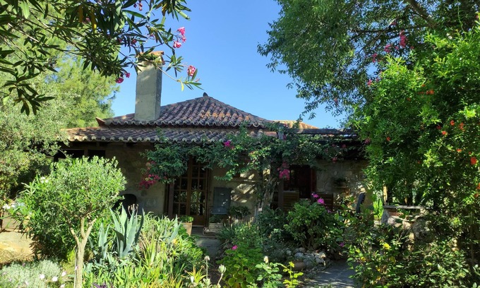 Lefktron House | Holiday home only 300m from Stoupa beach, beautiful garden, Peloponnese