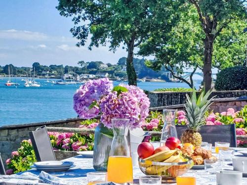La Trinite-sur-Mer House | Holiday Home Pen Er Hoët by Interhome
