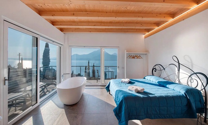 Pai House | Holiday Home 'Pai 521 Panorama' with Lake View, Wi-Fi and Air Conditioning