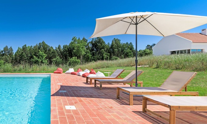 Baiona House | Holiday Home 'Casa Do Regadio - Casa 3' with Private Pool, Wi-Fi and Air Conditioning