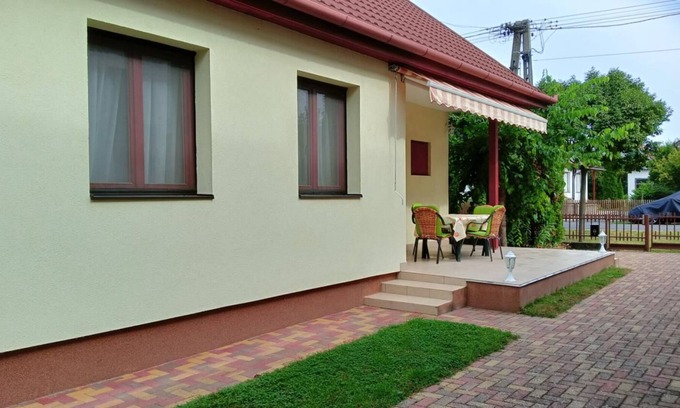 Balatonboglar Villa | Holiday home- Red Rose