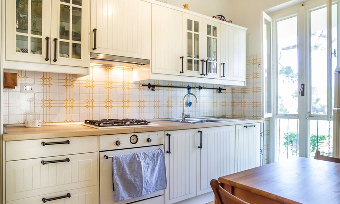 Giannella House | Holiday Home 'Residence Giannella - Orchidea 18' with Private Terrace and Balcony