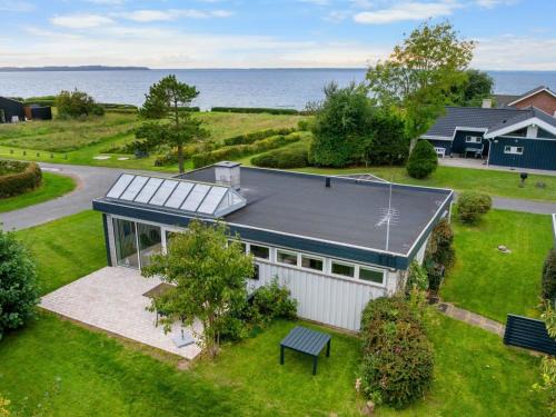Middelfart House | Holiday Home Rikkart - 100m from the sea by Interhome