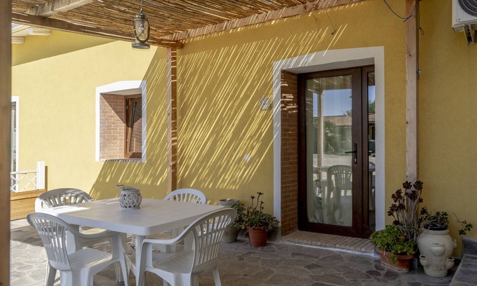 Sant'Anna Arresi House | Holiday Home S'Apposentu with Terraces, Air Conditioning & Wi-Fi
