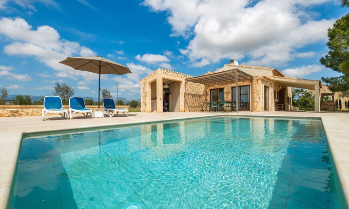 Sencelles House | Holiday Home 'Sa Caseta Biniali' with Private Terrace, Pool and Air Conditioning