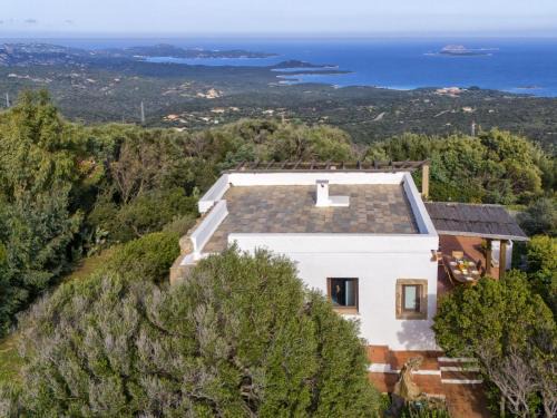 Cugnana Verde House | Holiday Home Schina Minori by Interhome