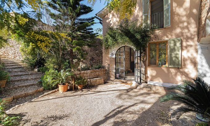 Fornalutx House | Holiday Home 'Se Taulera' with Mountain View, Garden, Terraces & Wi-Fi
