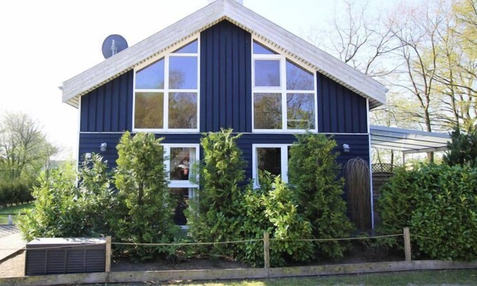 Dummer House | Holiday home Seeidyll with sauna on lake Dümmer, Dümmer