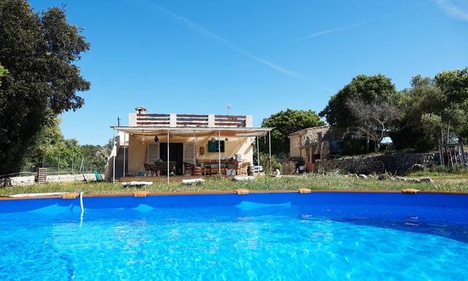 Llubi House | Holiday Home 'Son Aloui' with Mountain View, Shared Pool and Wi-Fi