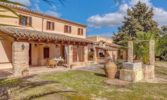 Algaida Villa | Holiday Home "Son Galiana" with Wi-Fi, Garden & Terrace