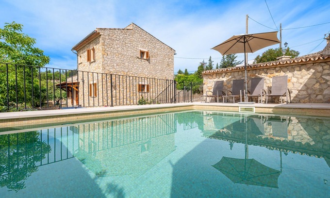 Alaro House | Holiday Home 'Son Sant Joan' with Private Pool, Wi-Fi and Air Conditioning