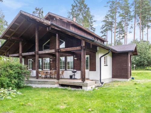Tahkovuori House | Holiday Home Tahkon rummikub by Interhome