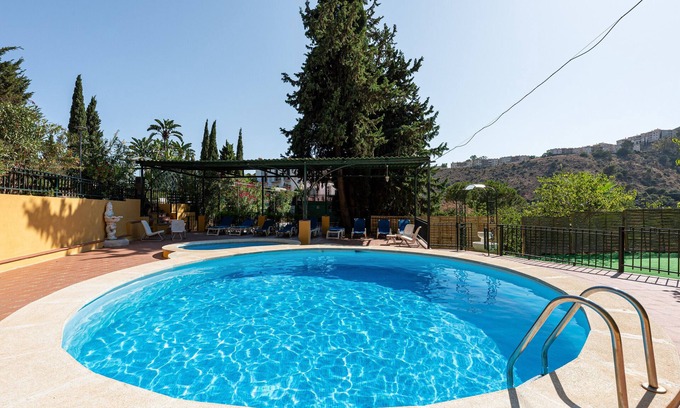 Malaga-Este House | Holiday Home 'The Gardener Cottage' with Mountain View, Wi-Fi and Air Conditioning