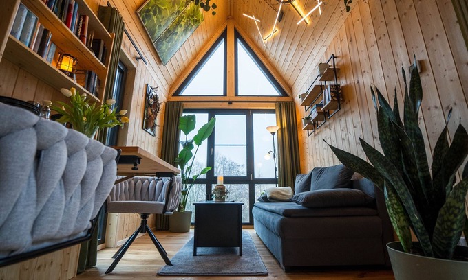 Finsternthal House | Holiday Home 'Tinyhouse C' with Mountain View, Private Terrace and Wi-Fi