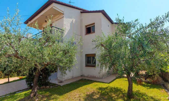 Creixell House | Holiday Home Tres Olivos by Interhome