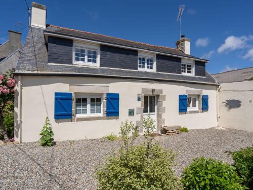 Ploneour-Lanvern House | Holiday Home Ty Bihan by Interhome
