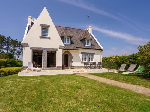 Plobannalec-Lesconil House | Holiday Home Ty Didrouz by Interhome