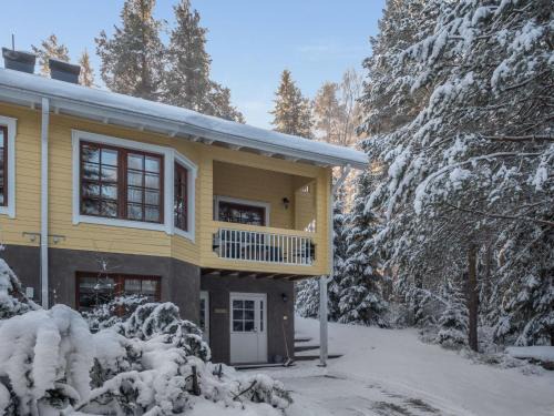 Vuokatti House | Holiday Home Vaarapirtti - tähti by Interhome