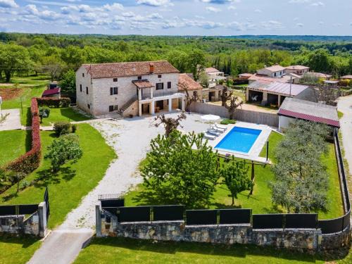 Baderna House | Holiday Home Vera by Interhome
