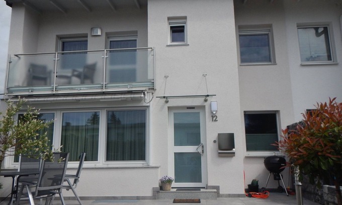 Asterstein House | Holiday Home 'Viktoria' with Private Terrace, Private Garden and Wi-Fi
