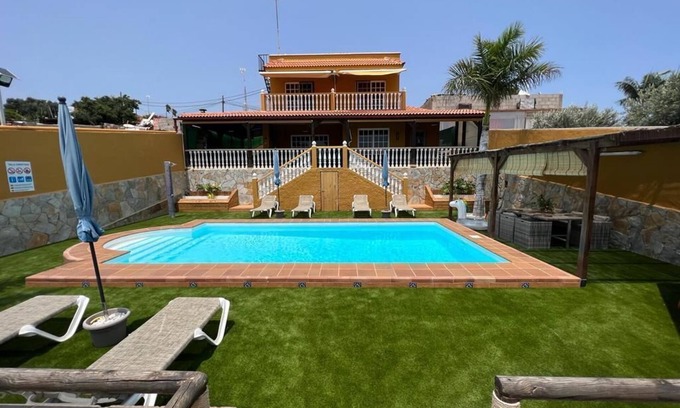 San Bartolome de Tirajana Villa | Holiday Home "Villa Christisay" with Sea View, Pool & Wi-Fi