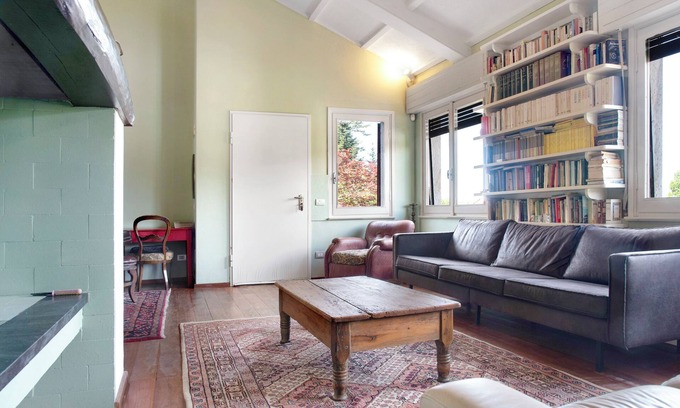 Orino House | Holiday Home 'Villa Della Rocca' with Private Terrace, Balcony and Wi-Fi