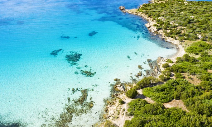 Rudalza House | Holiday Home 'Villa Verde' with Private Terrace, Private Garden and Air Conditioning