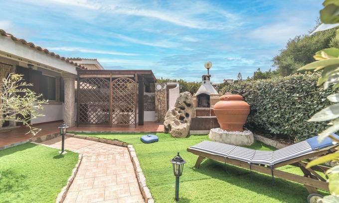 Aglientu House | Holiday Home 'Villa Marta' with Private Terrace, Wi-Fi and Air Conditioning
