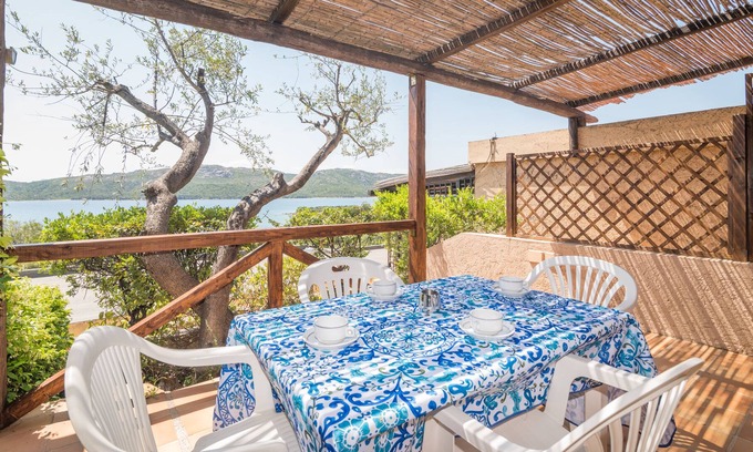 Capo d'Orso House | Holiday Home "Villetta Bilocale Porto Mannu D6" with Sea View & Terrace