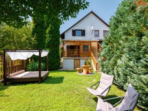 Balatonkenese House | Holiday Home Violetta 3 by Interhome