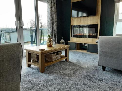 Grampound House | Holiday Home with a Hot tub