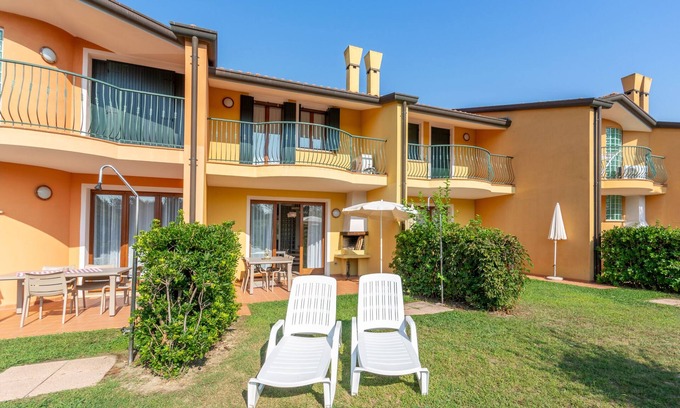Isola Albarella House | Holiday home with air conditioning and terrace