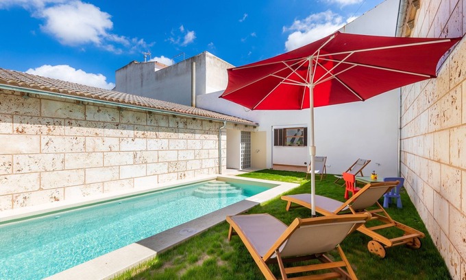 Sa Pobla House | Holiday home with exclusive interior, pool and garden perfect for cyclists