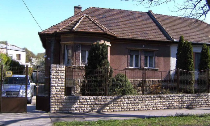 Zuglo House | Holiday home with garden in a great location and civil Chrame