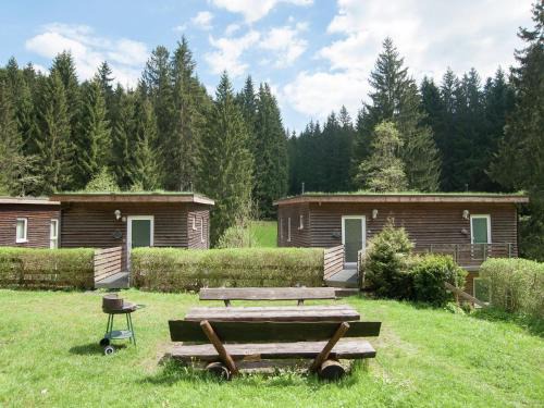 Grossbreitenbach House | Holiday Home with Garden