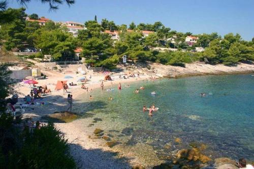 Cove Tri Zala (Zrnovo) House | Holiday Home with Pool (4298)