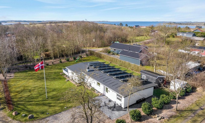 Ronbjerg House | Holiday home with pool and spa close to the Limfjord.