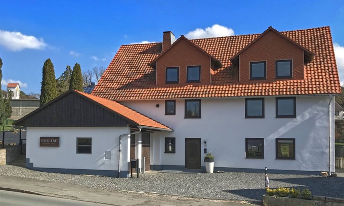 Naumburg House | Holiday home with private garden