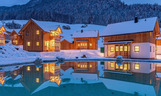 Grundlsee House | Holiday home with two flat units near Grundlsee