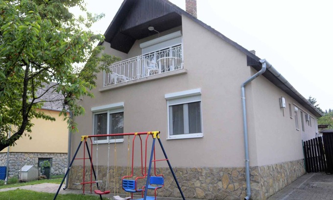 Fonyod House | Holiday home with Wi-Fi, terrace and air conditioning