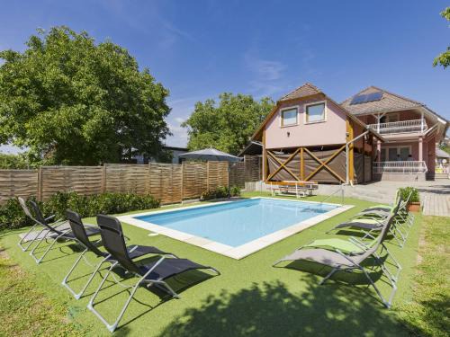 Balatonszemes House | Holiday Home Zsuzsi by Interhome